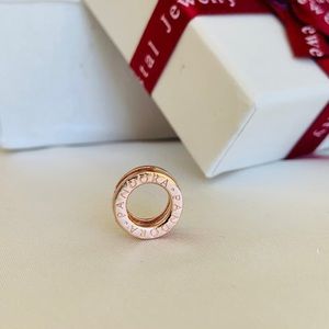 Pandora Rose Clip Charm essence